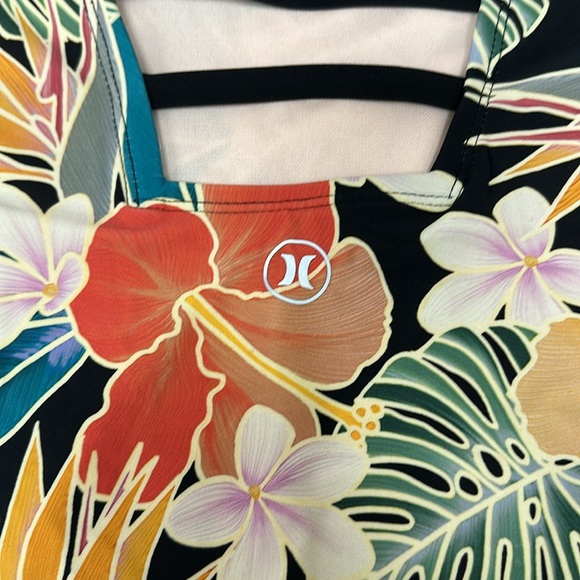 Hurley swimsuit size xs floral pattern - Picture 4 of 6